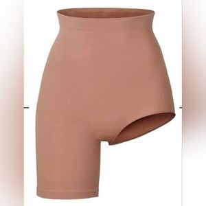 Skims Seamless Sculpt Nude Shapewear Shorts Size S/M